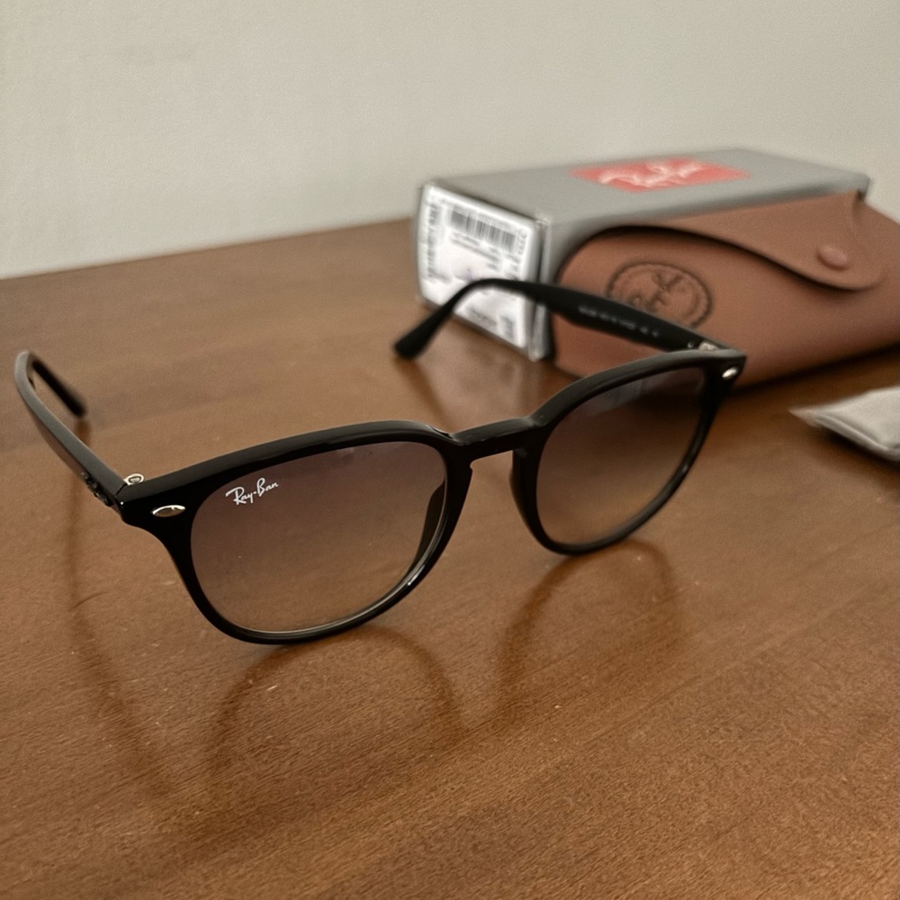 Ray Ban RB4259 Round Sunglasses, men’s or women’s.
